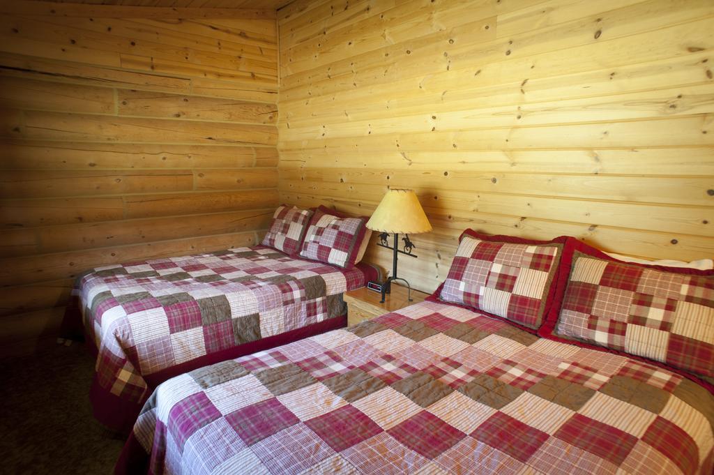 320 Guest Ranch Villa Gallatin Gateway Room photo