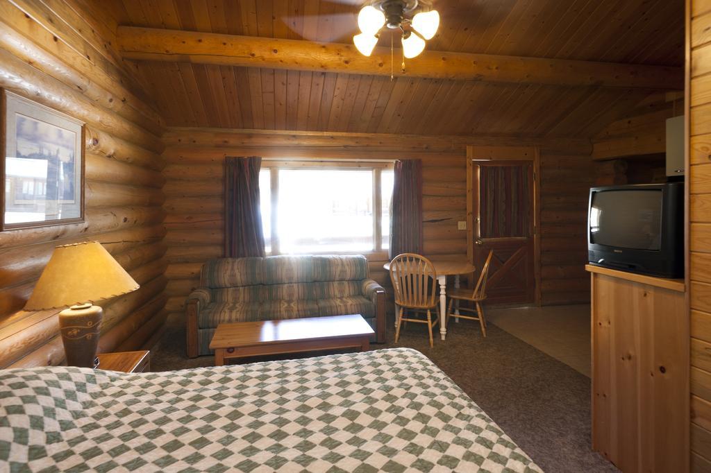 320 Guest Ranch Villa Gallatin Gateway Room photo