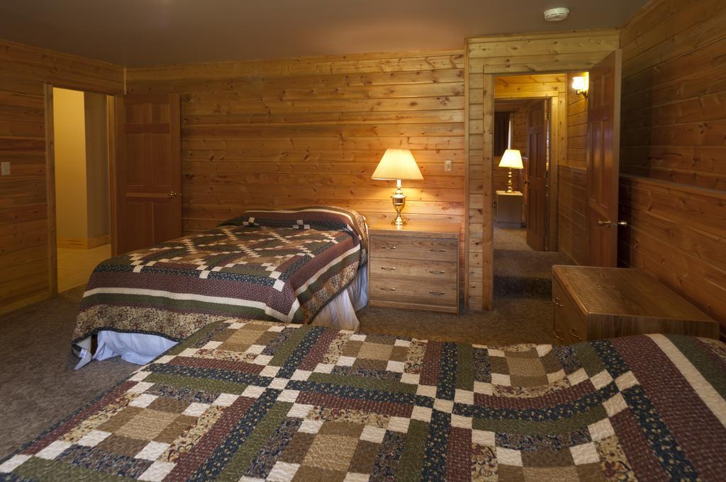 320 Guest Ranch Villa Gallatin Gateway Room photo